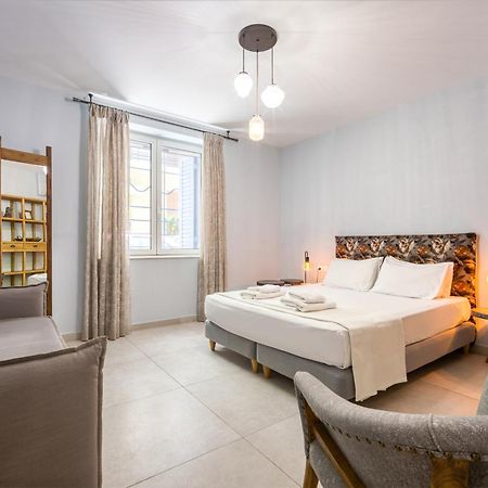 Bentzi...Boutique Apartment In Pangrati, Superior Suite เอเธนส์ ภายนอก รูปภาพ